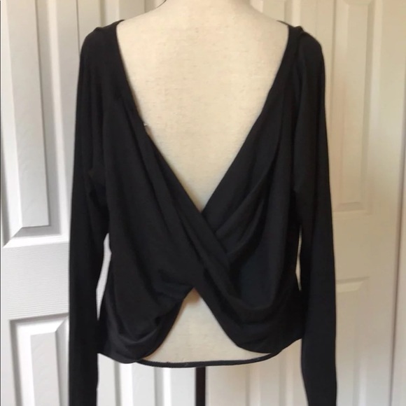 đź’‹SOLDđź’‹Fabletics long sleeve criss cross back - Picture 3 of 7